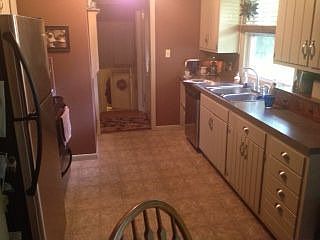 4th image of 857 Hillcrest Dr