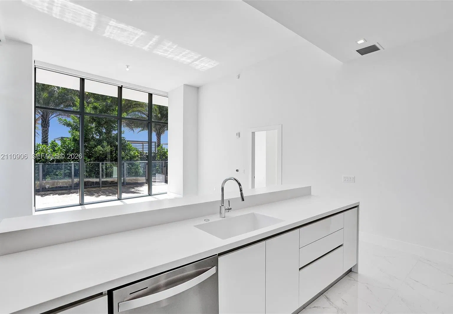 Oasis Hallandale — Photo 4