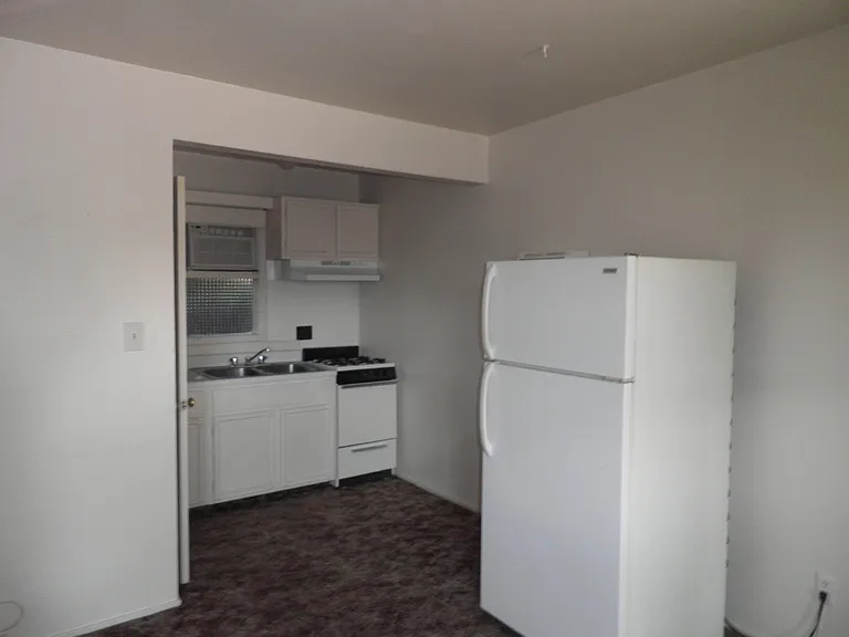 1400 Rogue River Hwy — Photo 4