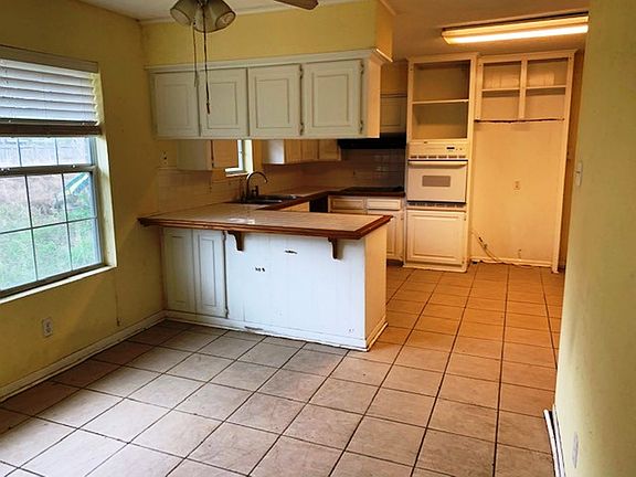 4th image of 8208 Canterbury Dr