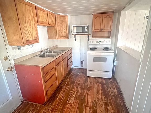 2nd image of 117 Beach Dr
