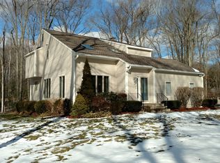 34 Green Woods Ln, Unionville, CT 06085