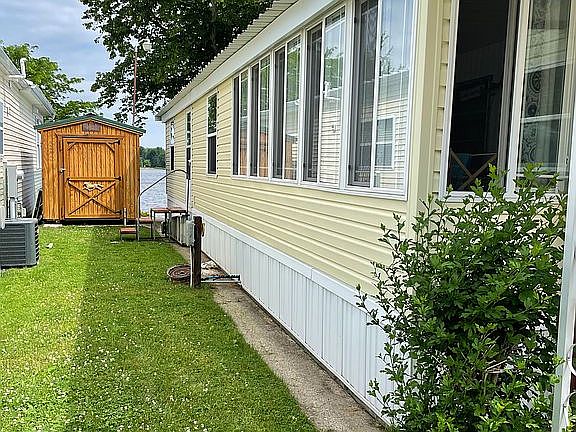 2nd image of 4301 Swan Lake Dr