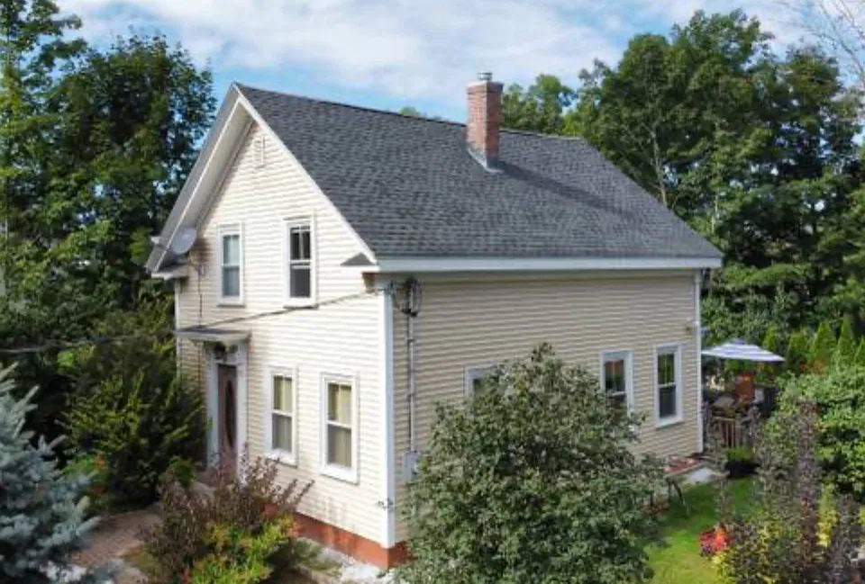 9 Forest St