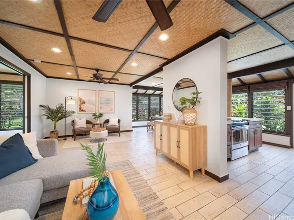 68-615 Farrington Hwy APT 1B, Waialua, HI 96791