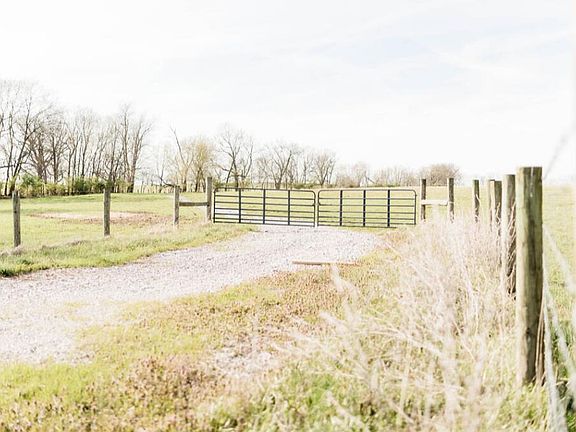 4th image of 2978 Peacock Rd