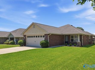 4610 Carrington Blvd SE, Owens Cross Roads, AL 35763