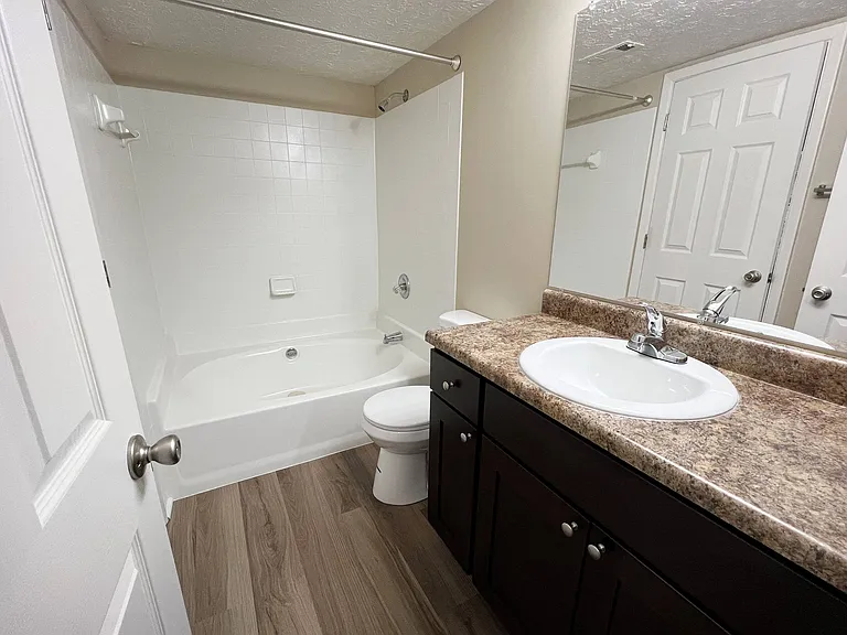 The Vinings Apartments — Photo 47