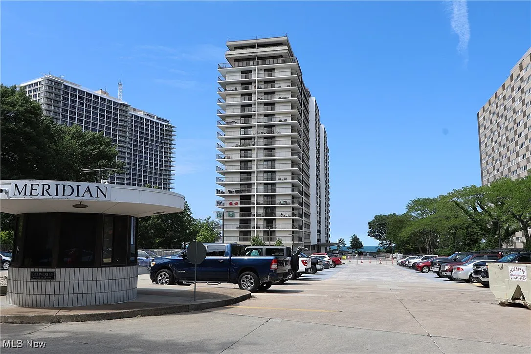 12550 Lake Ave APT 810 photo 1