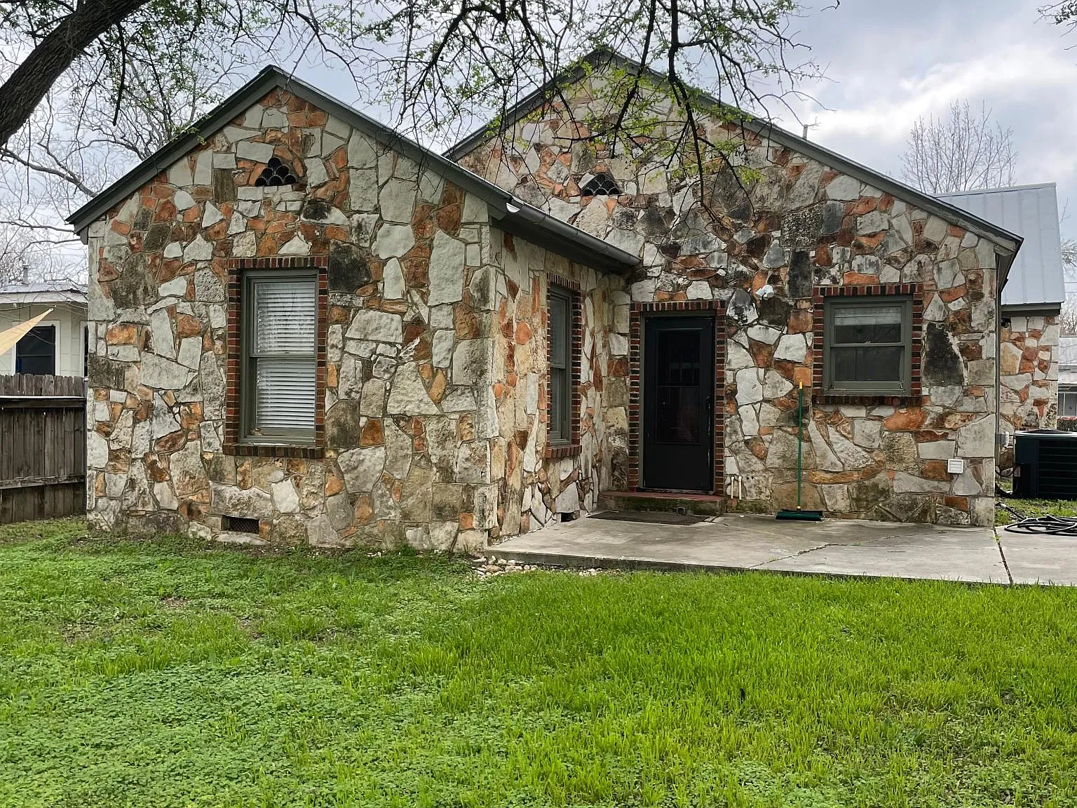 3 bed, 1334 sqft, $1,600 — Photo 2