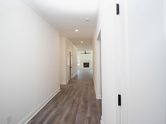 5th image of 100 Walton Drive