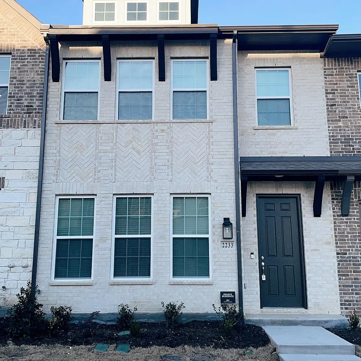 3 bed, 2.5 bath, 1674 sqft, $2,650 — Photo 1
