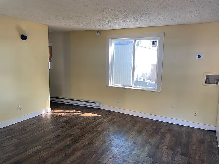 5115 Jefferson Ave — Photo 2