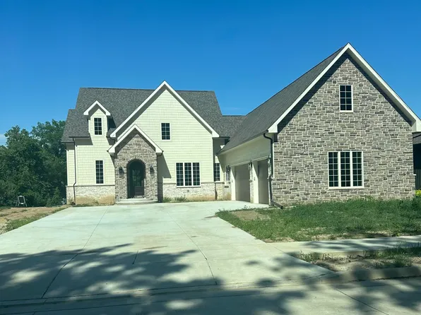10832 N Hunters Trail Ct, Peoria, IL 61615