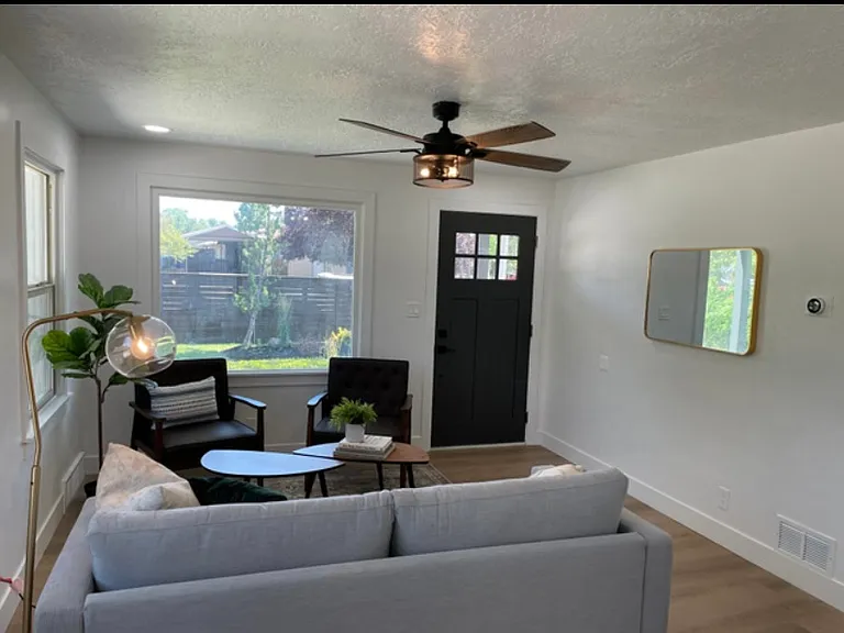 1423 E Vine St — Photo 2