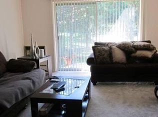 1471 N Winslowe Dr APT 203, Palatine, IL 60074