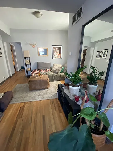 Building Photo - 2645 W Wabansia Ave #1