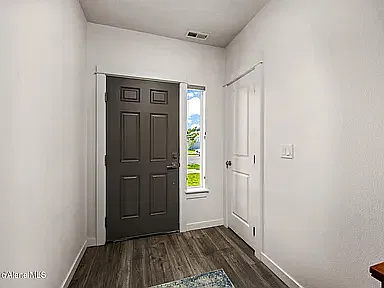 3 bed, 1574 sqft, $2,695 — Photo 3