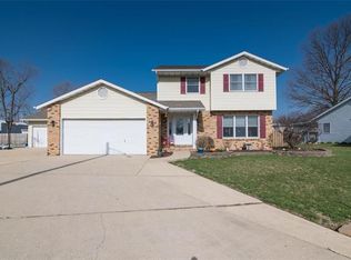 328 Meadow Dr, Bethalto, IL 62010