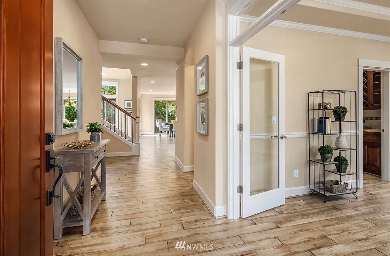 4 bed, 3010 sqft, $4,700 — Photo 2