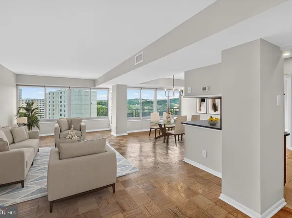 5340 Holmes Run Pkwy, Alexandria, VA