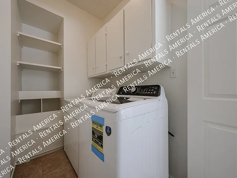 2723 S Estrella Cir — Photo 26