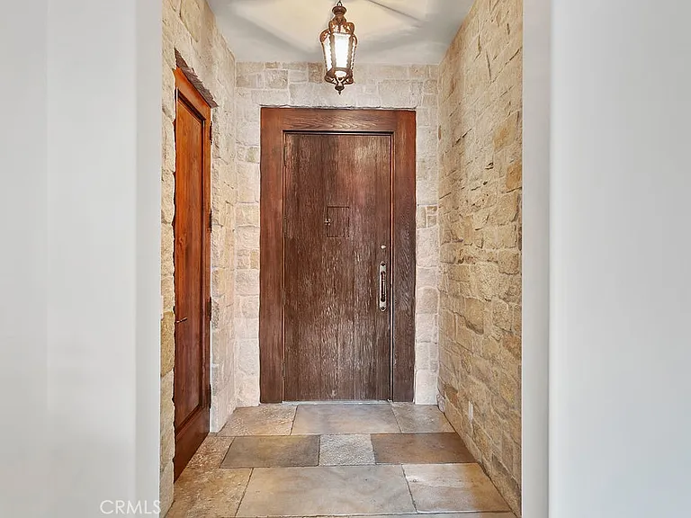 136 Emerald Bay — Photo 8