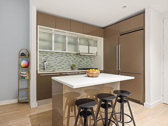 4th image of 75 Wall St APT 25K