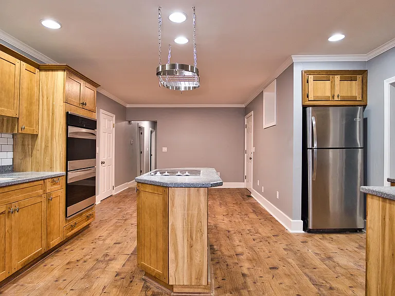 2753 Pleasant St #1 — Photo 11
