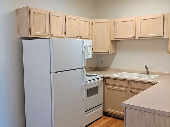 3rd image of 150 S 800 E APT I11