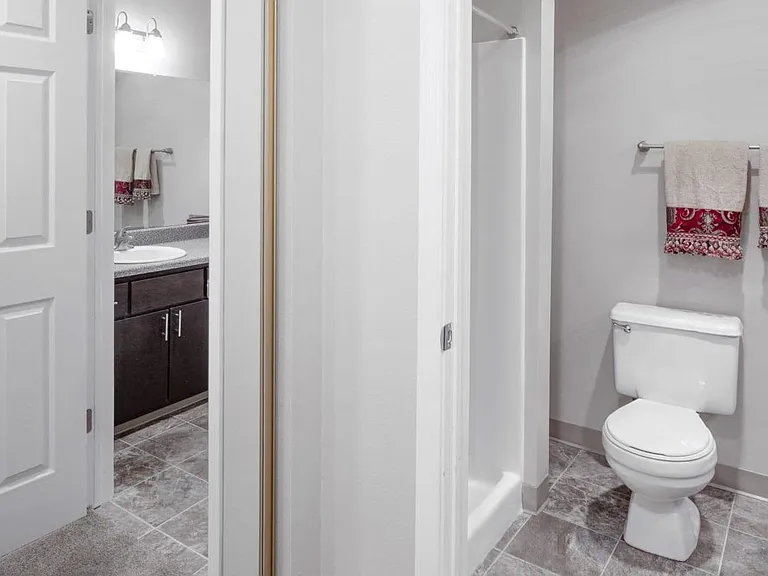 Upgraded Bathroom 2x2