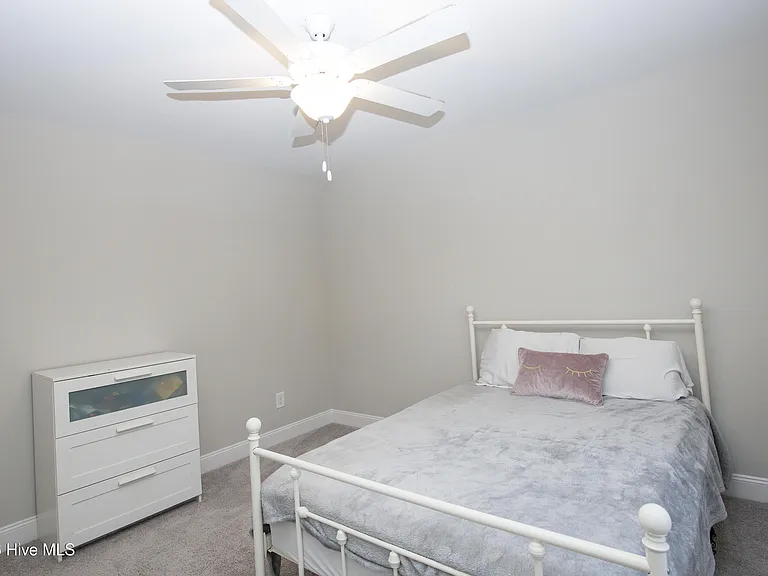 643 Lilac Ln — Photo 33