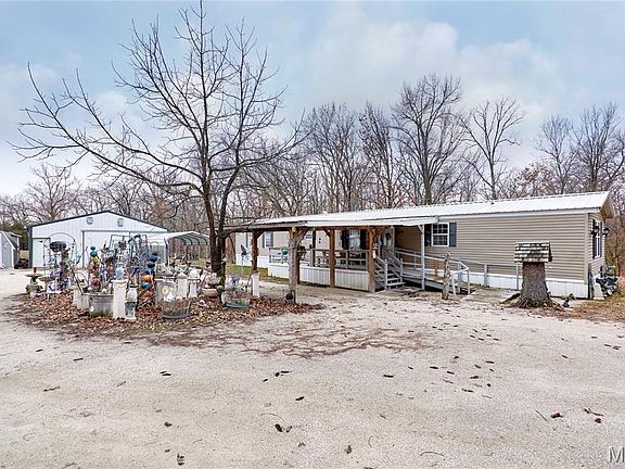 5th image of 748 Walker Rd