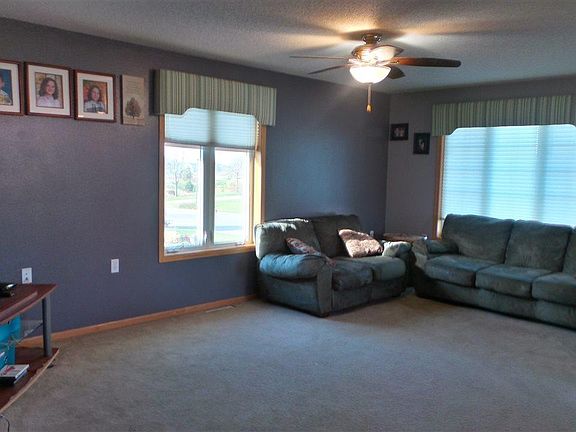 4th image of 105 Loraine Dr