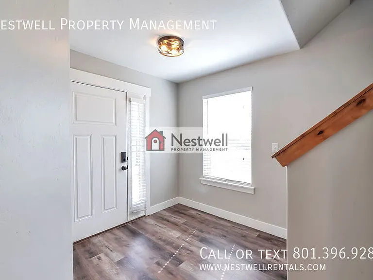 35 E Water Ln — Photo 9