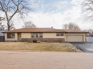 910 3rd St, McHenry, IL 60050