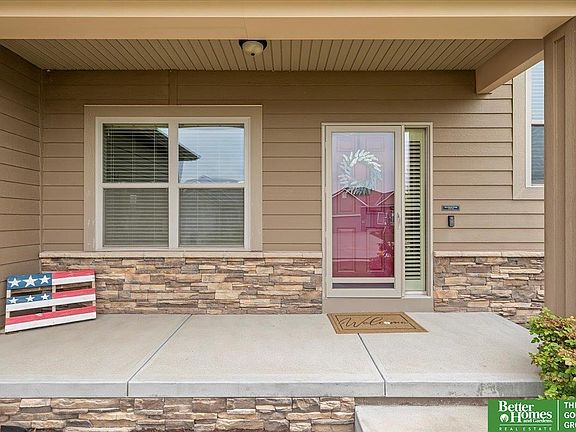 3rd image of 4602 Brook Cir