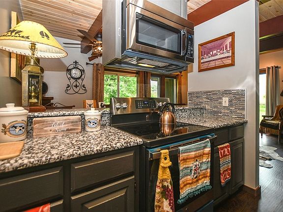 4th image of 13906 Turnberry Ln