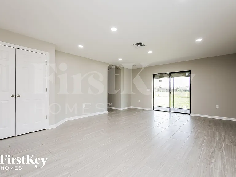 354 Shadow Lakes Dr — Photo 6