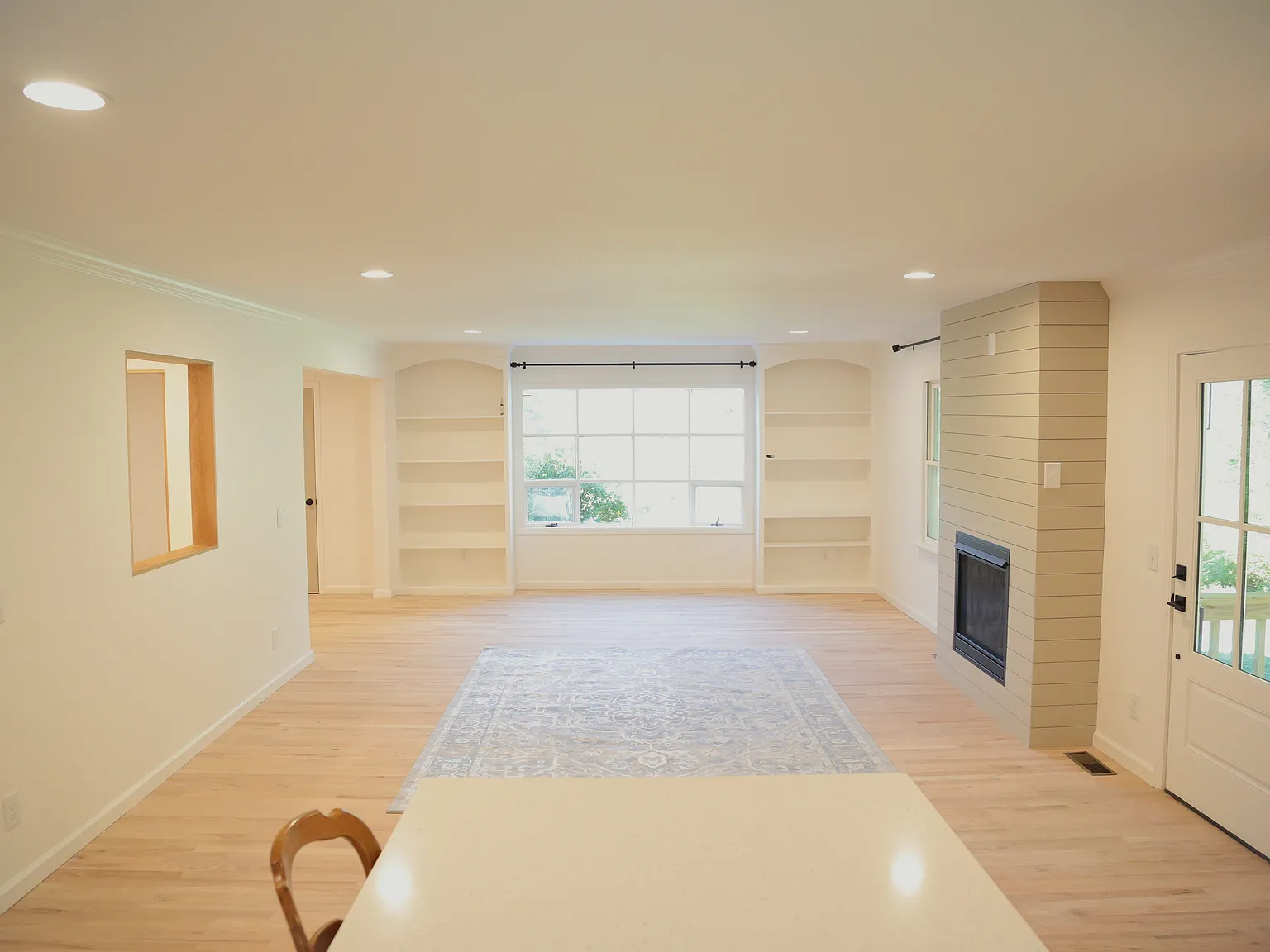 4 bed, 3.5 bath, 2800 sqft, $3,900 — Photo 4