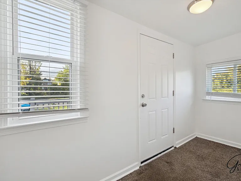 242 Harmon St — Photo 26