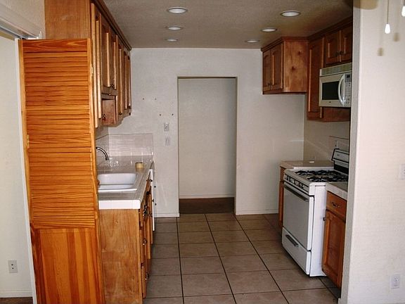 4th image of 28839 Alessandro Blvd
