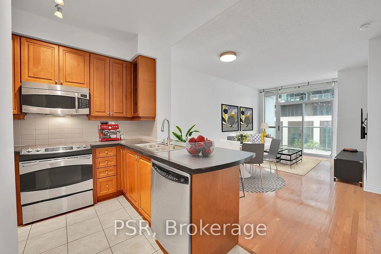 Park Lake Residences — Photo 4