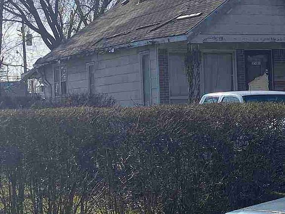 3581 S Deacon
