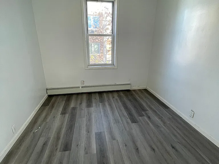 410 5th St #3 — Photo 3