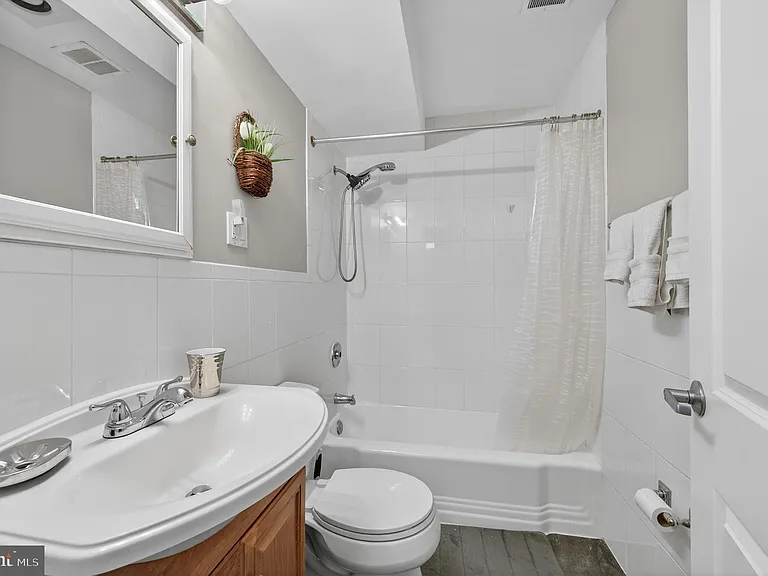 4840 Macarthur Blvd NW #408 — Photo 30