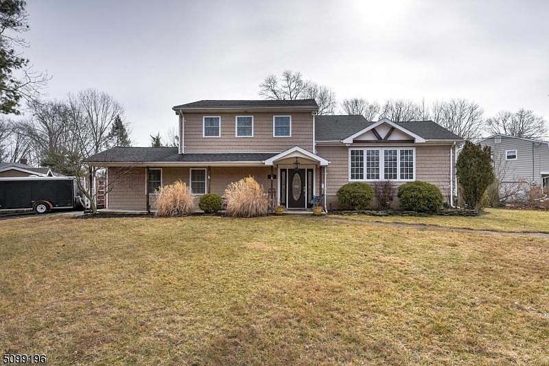 1st image of 28 Sherwood Close