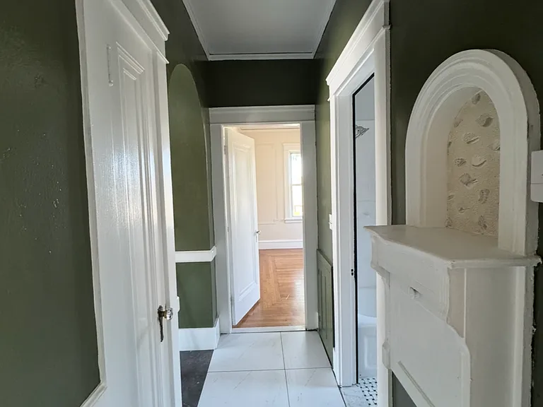 140 Woodbine St #2 — Photo 7