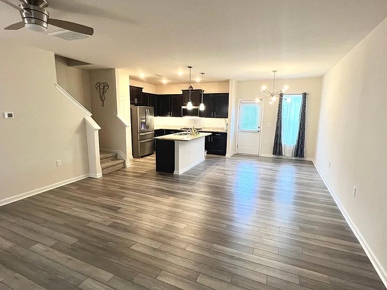 243 Lafferty St — Photo 2
