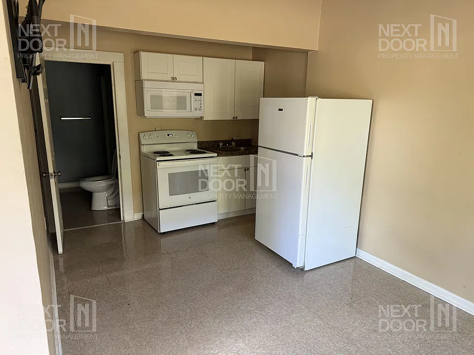 136 Brookside Rd #2